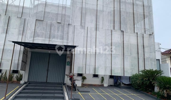Rumah Dipakai Kantor Di Perum Gading Cipta Residence Kelapa Gading Jakarta Utara Lt 252m2 Cash Only