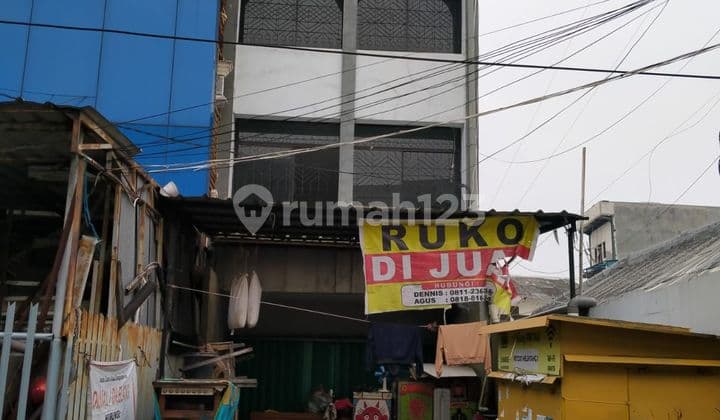 Ruko Komersil di Jl Petojo Melintang Gambir Jakarta Pusat LT 97M2 Cocok Usaha