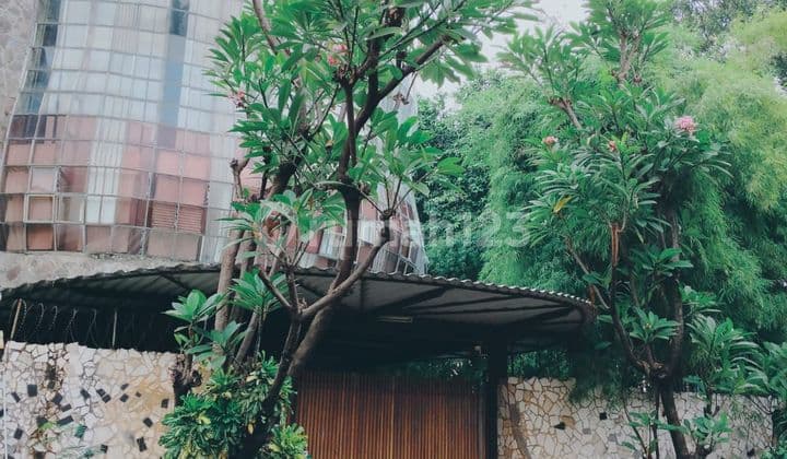 Rumah Unik Hoek di Jl Raya Kelapa Nias Kelapa Gading Jakarta Utara Lt 412M2 Cash Only Murah Dibawah Pasaran.13milyar