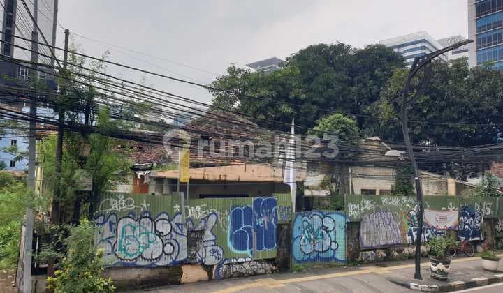 Bangunan Tua Komersil di Jl Jaksa Menteng Jakarta Pusat LT 529M2 Cash Only Lokasi Sangat Strategis