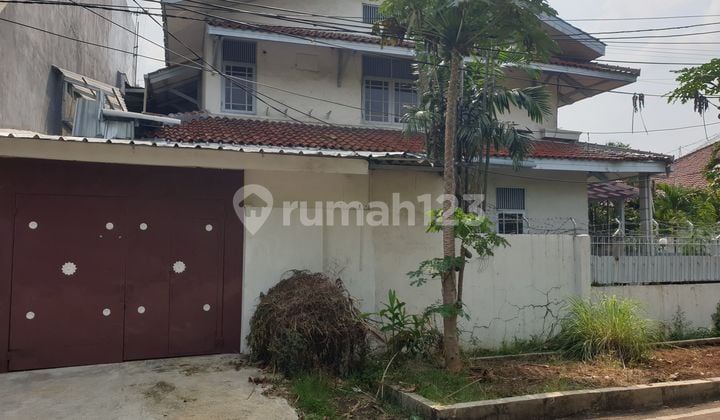 Rumah Lama Hoek 2 Lantai di Jl Kayu Putih Timur Pulo Gadung Jakarta Timur LT 303M2 Cash Only