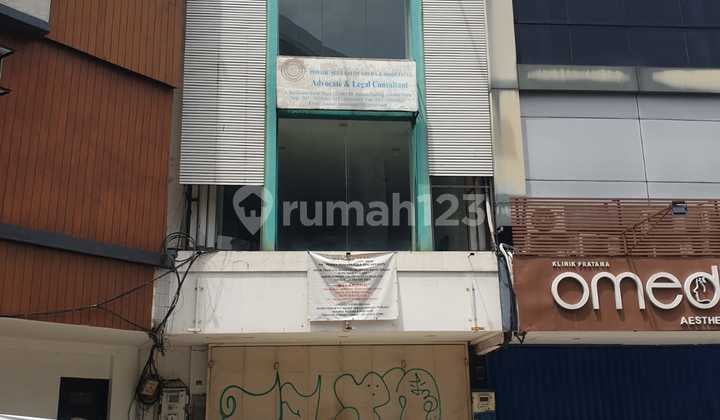 Ruko Komersil 3 Lantai di Jl Raya Boulevard Barat Kelapa Gading Jakarta Utara Lt 185M2 Cash Only
