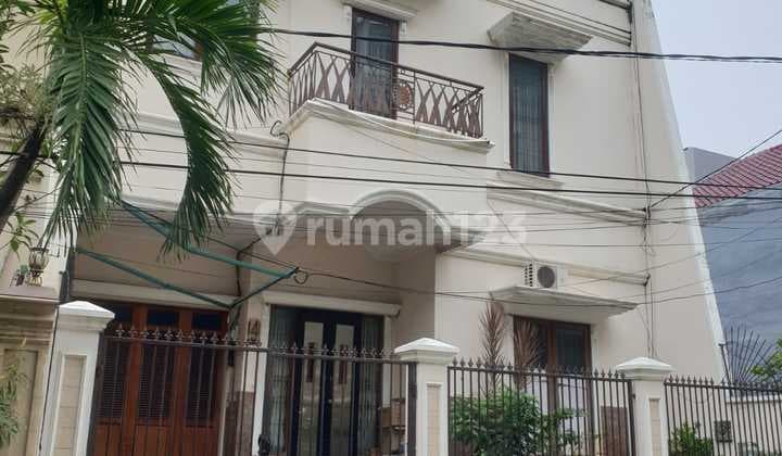 Rumah Mewah Hoek 3 Lantai Di Jl Pluit Barat Vi Penjaringan Jakarta Utara Lt 200m2 Cash Only