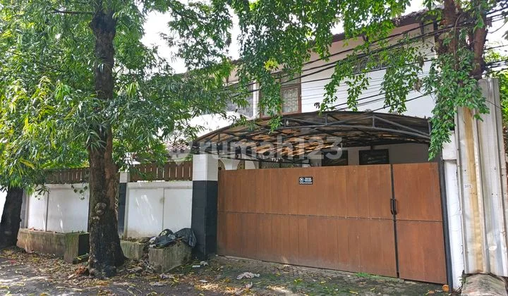 Rumah Asri Hoek 2 Lantai di Jl Hang Lekir Dekat Senayan City Kebayoran Baru Jakarta Selatan LT 203M Cash Only Lokasi Sangat Strategis Murah. Rumah Asri Hoek 2 Lantai di Jl Hang Lekir Dekat Senayan City Kebayoran Baru Jakarta Selatan LT 203M Cash Only Lokasi Sangat Strategis Murah.