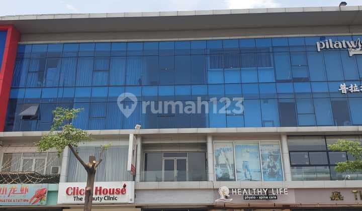 Ruko Komersil 3 Lantai di Ruko The Metro Pik Penjaringan Jakarta Utara LT 67M2 Cash Only