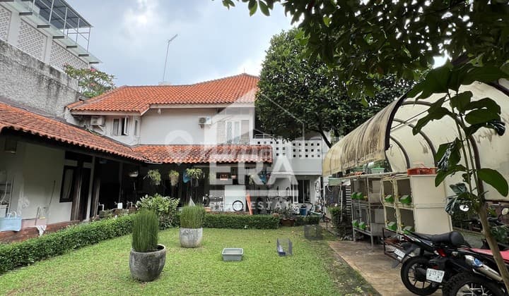 5 Bedroom Land in Cipete