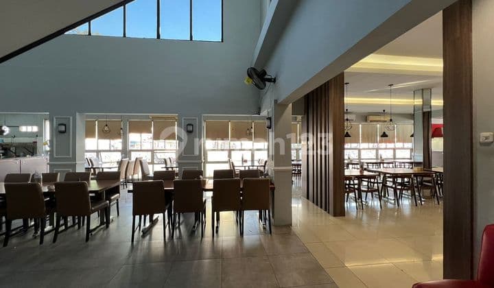 Gedung Komersial 2 Lantai Bagus Strategis di Pinggir Jalan Matraman Raya Strategis Tidak Kena Gagen