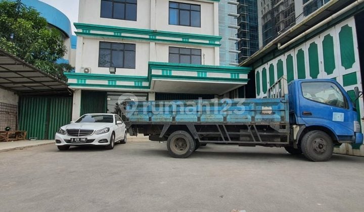 Dijual Ruang Usaha Siap Pakai di Jalan Cut Mutia Bekasi