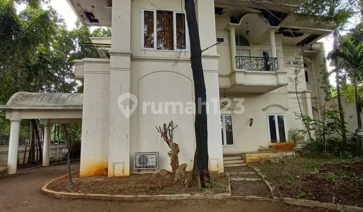 Rumah Mewah Hook Luas di Lebak Bulus Jakarta Selatan