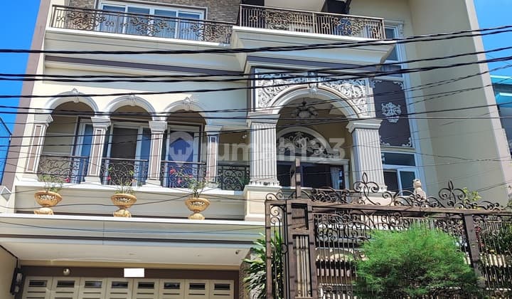 Rumah Modern Klasik dan Mewah 4 Lantai di Sunter Metro Jakarta Utara