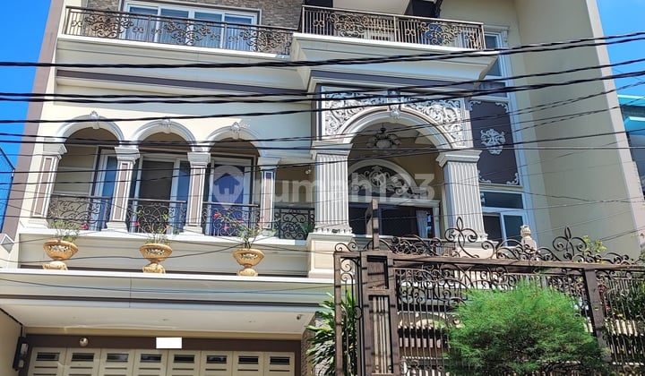 Rumah Modern Klasik dan Mewah 4 Lantai di Sunter Metro Jakarta Utara