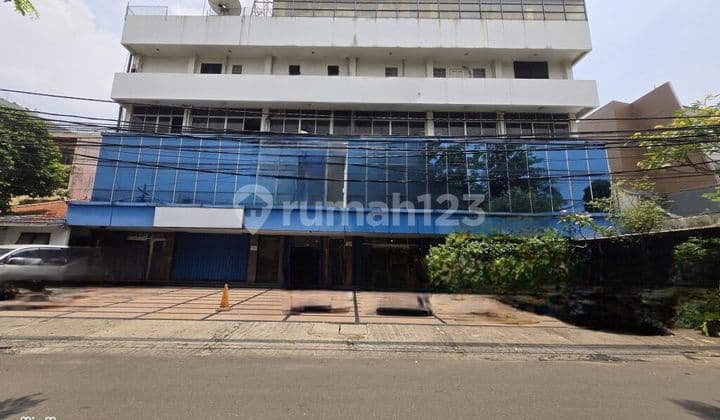 5-Story Ready-to-Use Building in a Strategic Location, Ideal for Offices