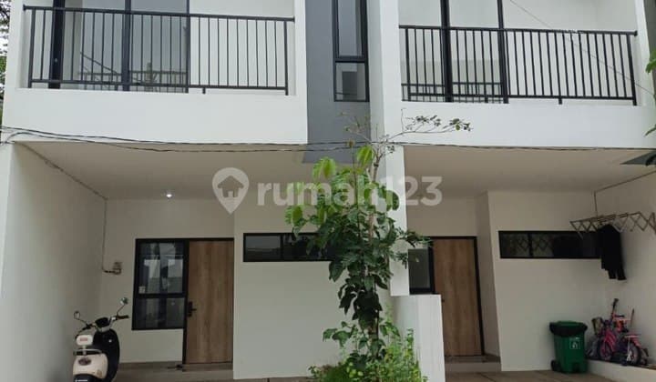 Jual Rumah Dicoracas 100 Meter Stasiun dan Intu Tol Pasar Rebo