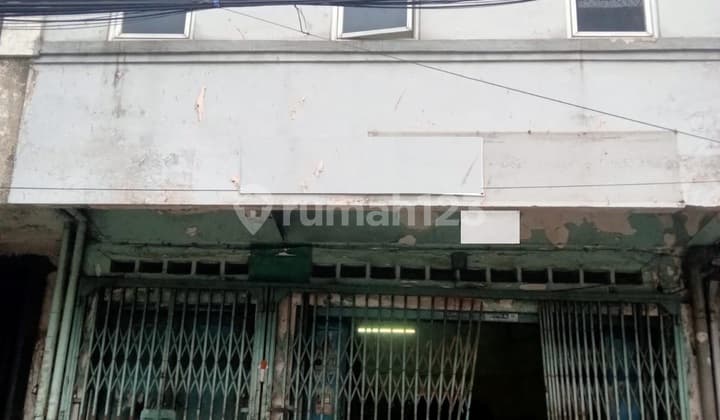 Ruko di Jalan Krekot Bundar Belakang Metro Pasar Baru Jakarta Pusat