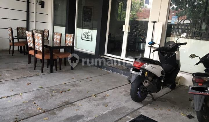 Ruang usaha + rumah sayap pajajaran