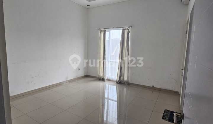Mekarwangi Bandung 2-Storey House Fully Strategic Ready to Occupy