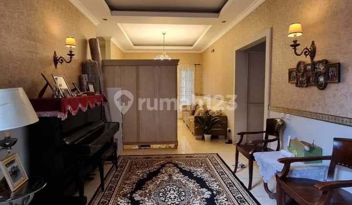 Beautiful Vintage House With Many Rooms Inside The Elite Cluster Puspita Loka BSD