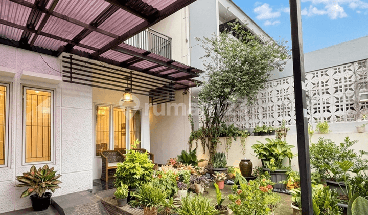 For Sale House in Nusa Loka BSD