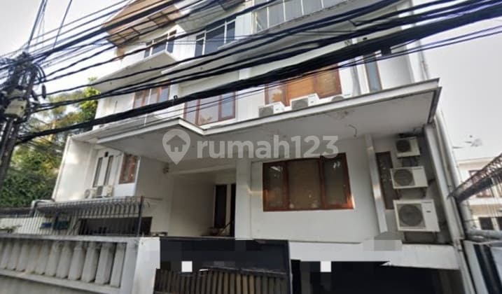 Rumah 3 Lantai Plus Basement Cocok Untuk Kantor