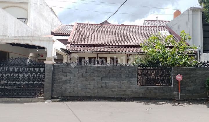 Rumah Dalam Komplek Perumahan Lokasi Strategis