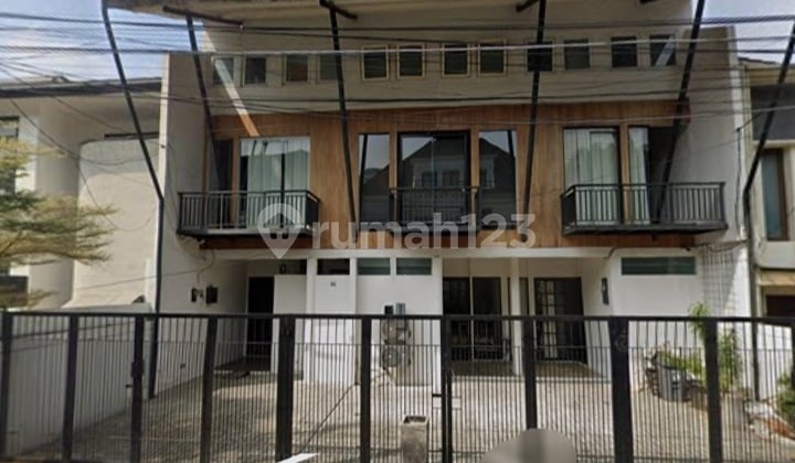 Rumah 2Lantai Cilandak Lokasi Strategis