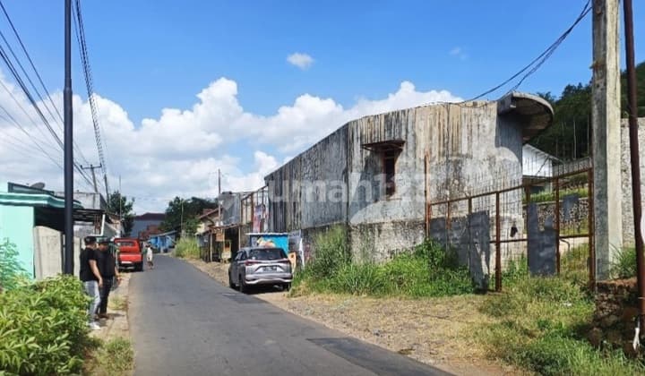 Gudang Kosong di Jl. Ciroyom Cisaat Sukabumi