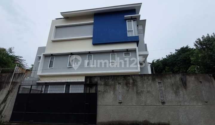 Rumah Cantik Murah 3 Lantai Shgb Cash Only di Taman Kebon Jeruk, Srengseng, Jakarta Barat