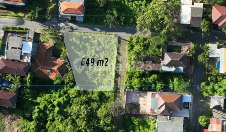 Land in a Strategic Location, within a Villa and Hotel Environment, in Mumbul.