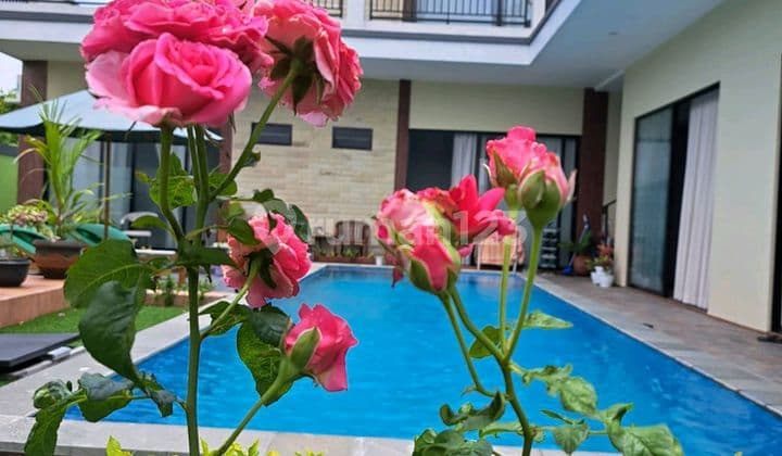 Dijual Cepat 2 Unit Villa + Tanah Kosong, Cocok untuk Investasi, View Gwk & Sunset, Nusa Dua
