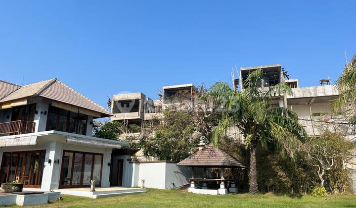 Villa Indah Dengan Pemandangan Samudra Menakjubkan di Pantai Pandawa Ungasan