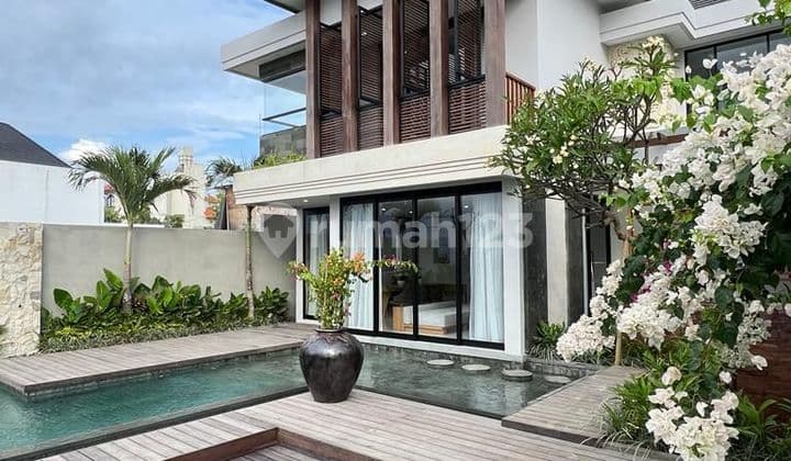 Super Beautiful Brand New Villa With GWK View In Jimbaran
