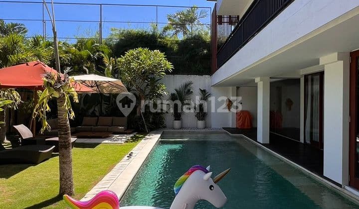 Exclusive 3 Bedrooms Villa In Central Seminyak