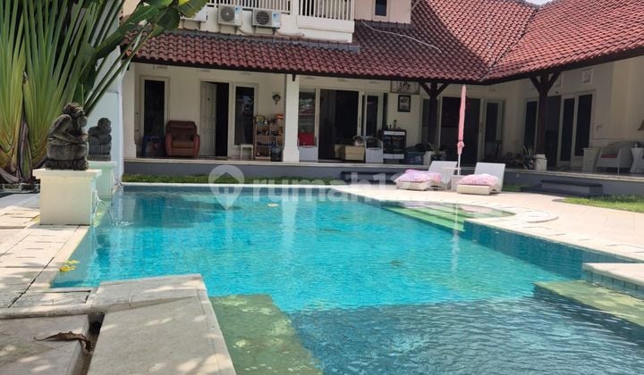 Newly Renovated 8 Bedrooms Villa In Mumbul,Nusa Dua,Badung