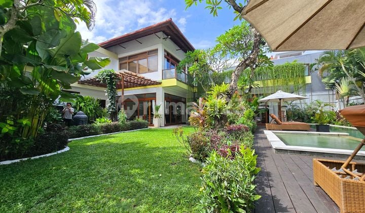 Luxury Four Bedrooms Villa In Kerobokann