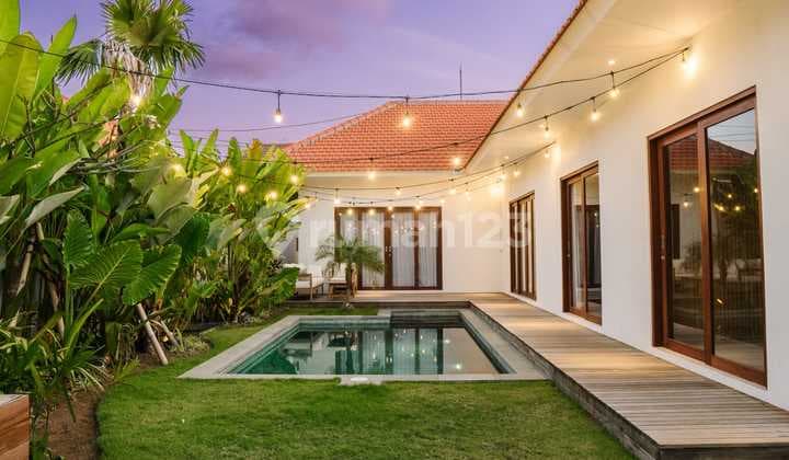 Leasehold 27 Years, 3 Bedrooms Villa At Beachside Sanur