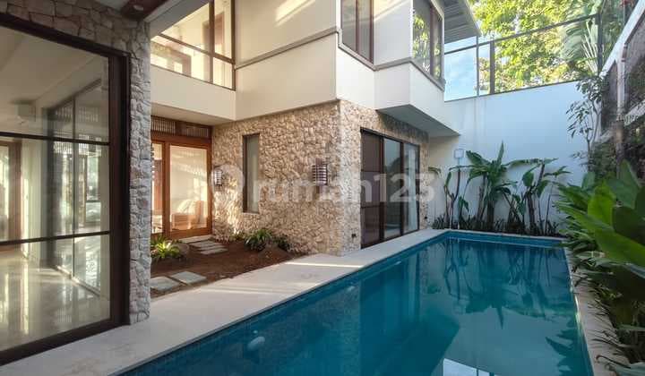 Brand New 4 Bedrooms Villa At Strategic Location Near Jimbaran Beach