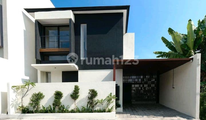 Prime Location, Brand New Villa In Kerobokan, Near Seminyak