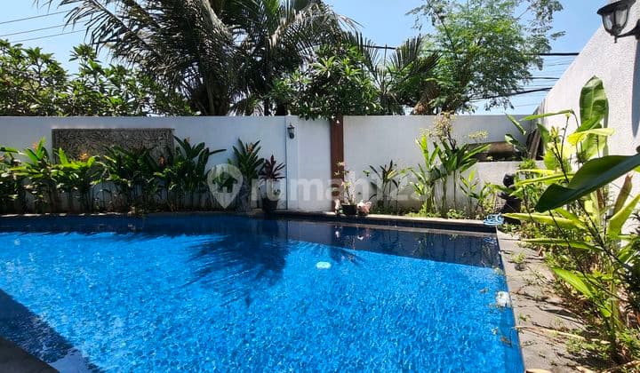 Near Sanur! House With Swimming Pool In Kertalangu, Kesiman