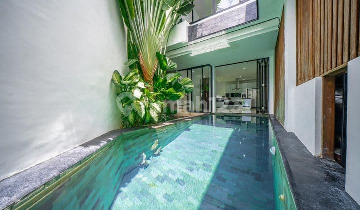 Modern Minimalist Villa With Rooftop In Umalas