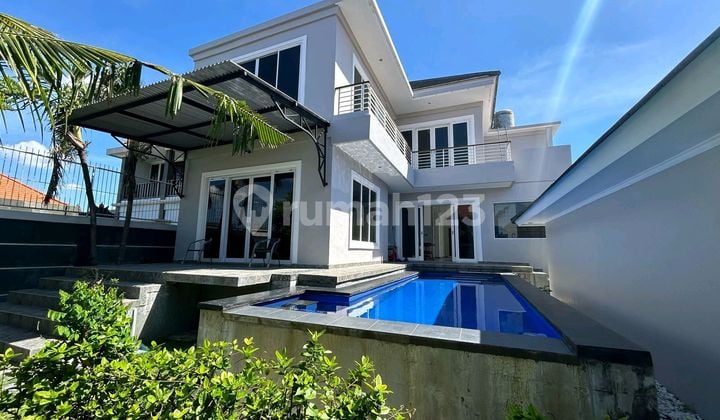 Dijual Cepat Rumah Semi Villa, Di Area Gatot Subroto Barat