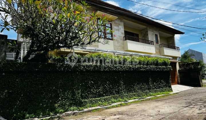 Luxurious Quality House With Gwk View In Jimbaran