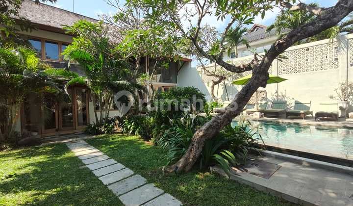 Yearly Rental Beautiful Villa At Strategic Location In Seminyak
