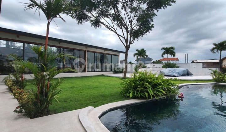 Leasehold For 20 Years, 3 Bedrooms Villa With Beautiful Garden & Pool, In Umalas