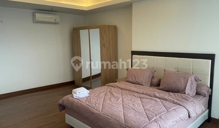 For Rent Springhill Roylae Suite Duplex in Kemayoran Two Storey