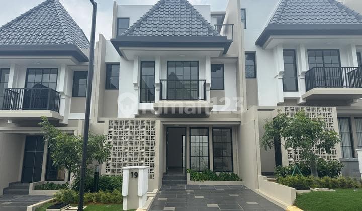 Dijual Cepat Rumah 3 Lantai di Summarecon Bogor Fasilitas Terbaik Siap Huni Nego Tipis!