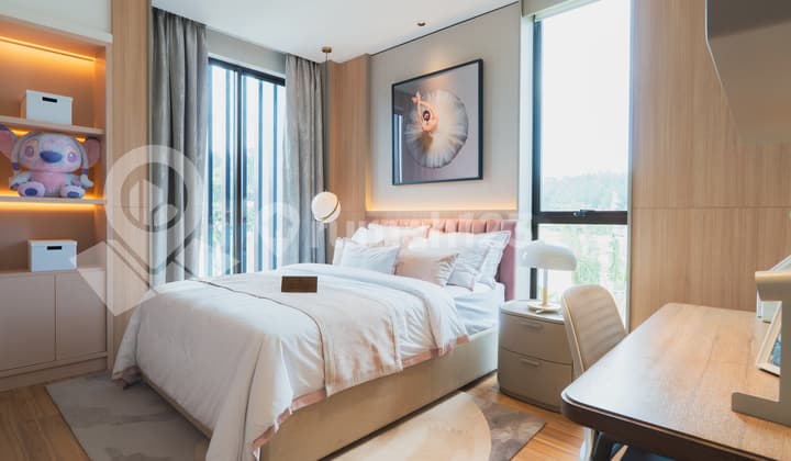 Luxury Mansion 3 Story Exclusive! Direct View of Golf and Hills in Sentul Bogor