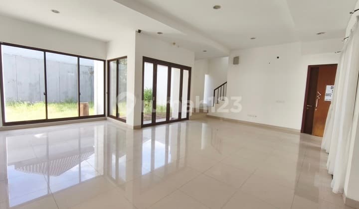 Rumah Siap Huni di Heliconia De Park, BSD City