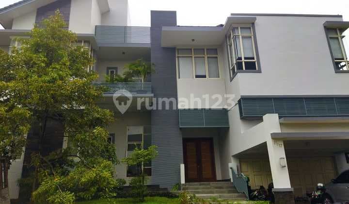 Rumah Mewah 2 Lantai Siap Huni di Taman Telaga Golf