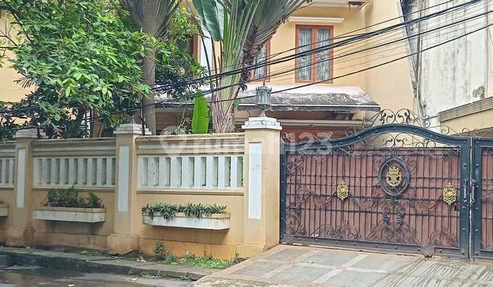 Rumah Menteng Harga Menarik
