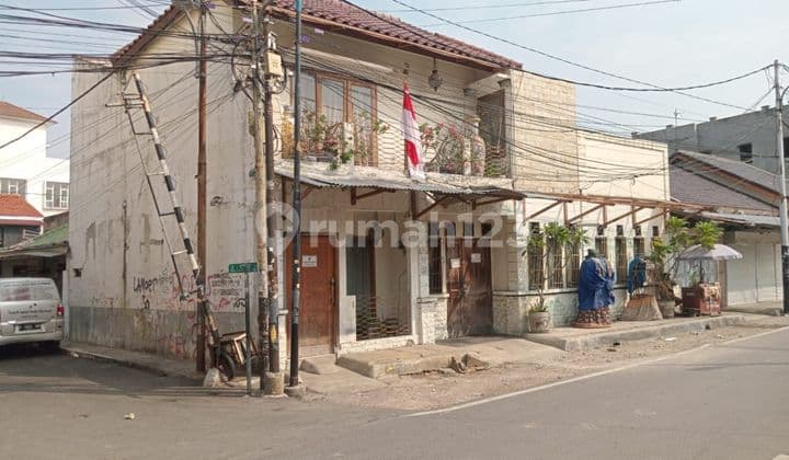 Rumah 2 Lantai Di Kwitang Senen Jakarta Pusat